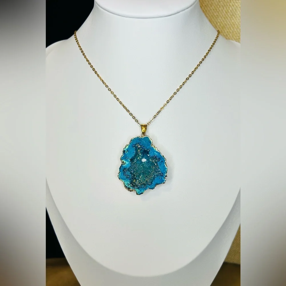 Blue Natural Agate Quarts Golden Necklace - Picture 2 of 5